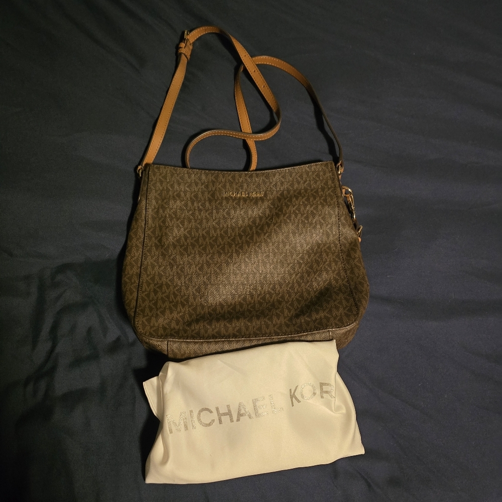 Michael KORS Jetset Purse And Wallet